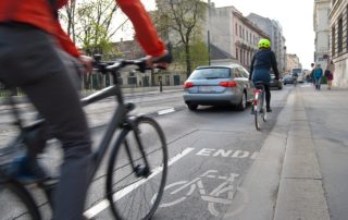 Fahrradfahrer im Straßenverkehr